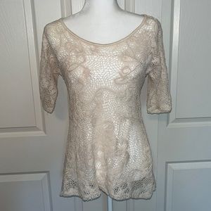 NWOT Crystal K cream colored floral design crochet top. Size small.